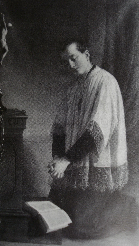 San Luigi in preghiera - 1850 - olio su tela cm. 160x90 - Chiesa parrocchiale della Conversione di San Paolo - Esine